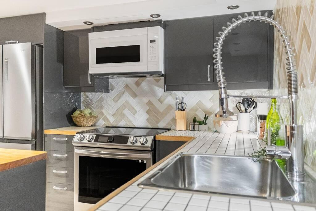 Magnificent 2Br Apartment Fully Equipped مونتريال المظهر الخارجي الصورة